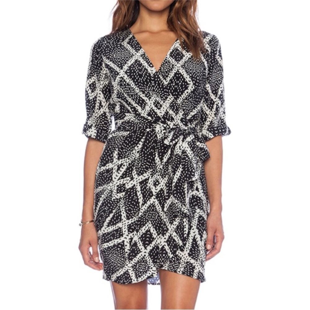 Yumi Kim 9-5 100% Silk Black‎ & White Dimond Geometric Wrap Mini Dress Size S